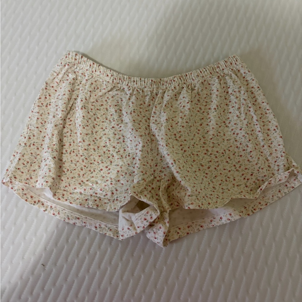 Brandy Melville floral Shorts